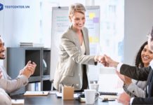 Khen ngợi nhân viên – Nghệ thuật khích lệ nhân sự tinh tế nhà quản trị không thể bỏ qua Khen ngợi nhân viên là cách tuyệt vời để khích lệ cấp dưới làm việc