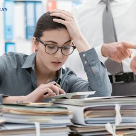 Micromanagement là gì? Dấu hiệu của Micromanagement Hiểu Micromanage là gì giúp nhà quản lý áp dụng mô hình này hiệu quả